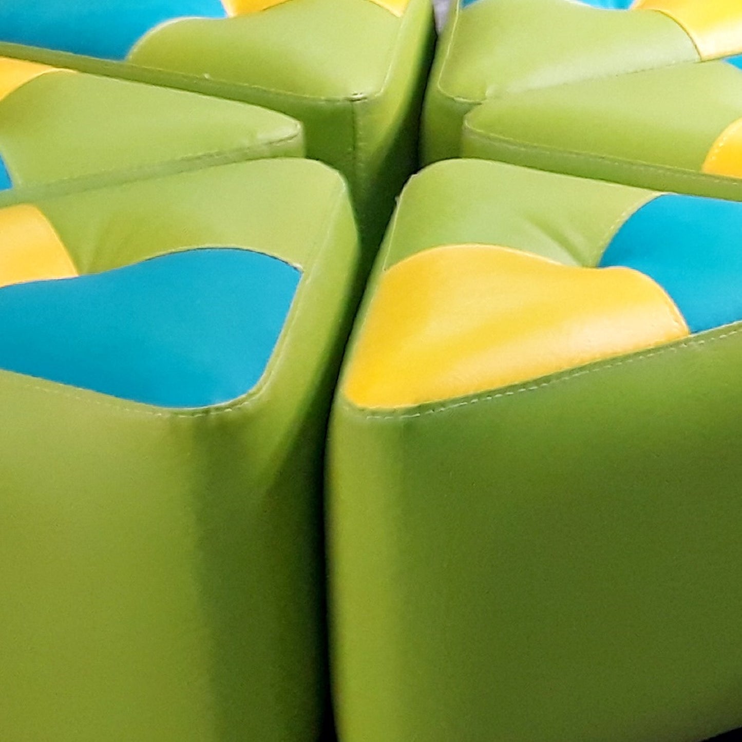 Puff Atrio para niños Verde Lima